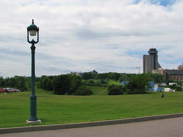 201107 886
