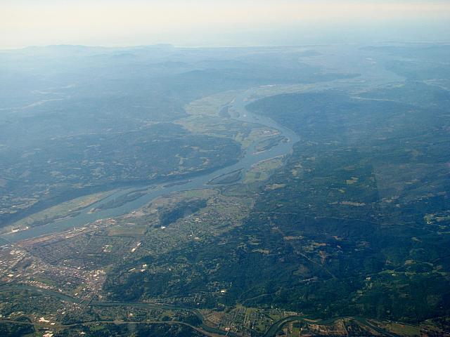 The Columbia River flows to the Pacific Ocean