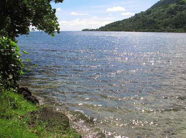 Opunohu Bay